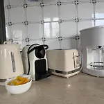 Le Palmier Spacieux, Lumineux, Bien Equipee, 9 P, Beau Jardin Clos Terrasse, Parking Privatif 7 Kms Bayeux Proche Plages Du Debarquement Esquay-sur-Seulles