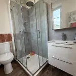 Le Palmier Spacieux, Lumineux, Bien Equipee, 9 P, Beau Jardin Clos Terrasse, Parking Privatif 7 Kms Bayeux Proche Plages Du Debarquement Holiday home