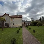 Holiday home Le Palmier Spacieux, Lumineux, Bien Equipee, 9 P, Beau Jardin Clos Terrasse, Parking Privatif 7 Kms Bayeux Proche Plages Du Debarquement