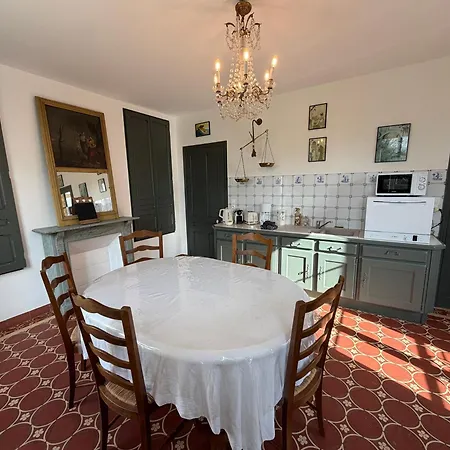 Дом отдыха Le Palmier Maison Spacieuse, Lumineuse, Bien Equipee, 3 Belles Chambres, 2 Salles D'Eau, 2 Wc, Grand Jardin Arbore Clos, Belle Terrasse, Parking Privatif 7 Kms Bayeux Proche Plages Du Debarquement Esquay-sur-Seulles