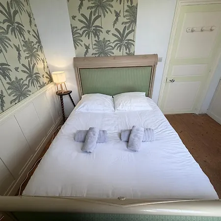 Le Palmier Maison Spacieuse, Lumineuse, Bien Equipee, 3 Belles Chambres, 2 Salles D'Eau, 2 Wc, Grand Jardin Arbore Clos, Belle Terrasse, Parking Privatif 7 Kms Bayeux Proche Plages Du Debarquement Esquay-sur-Seulles