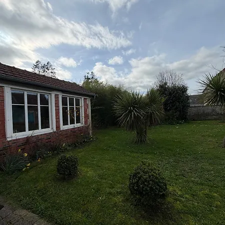 Le Palmier Maison Spacieuse, Lumineuse, Bien Equipee, 3 Belles Chambres, 2 Salles D'Eau, 2 Wc, Grand Jardin Arbore Clos, Belle Terrasse, Parking Privatif 7 Kms Bayeux Proche Plages Du Debarquement Дом отдыха *