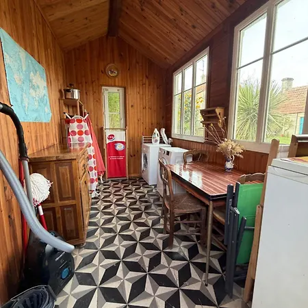 Le Palmier Maison Spacieuse, Lumineuse, Bien Equipee, 3 Belles Chambres, 2 Salles D'Eau, 2 Wc, Grand Jardin Arbore Clos, Belle Terrasse, Parking Privatif 7 Kms Bayeux Proche Plages Du Debarquement Дом отдыха *