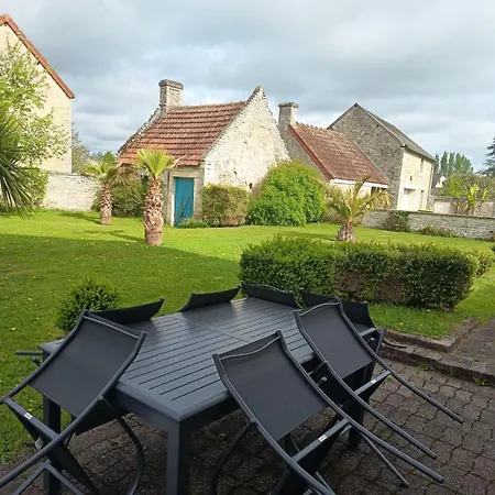 Le Palmier Maison Spacieuse, Lumineuse, Bien Equipee, 3 Belles Chambres, 2 Salles D'eau, 2 Wc, Grand Jardin Arbore Clos, Belle Terrasse, Parking Privatif 7 Kms Bayeux Proche Plages Du Debarquement